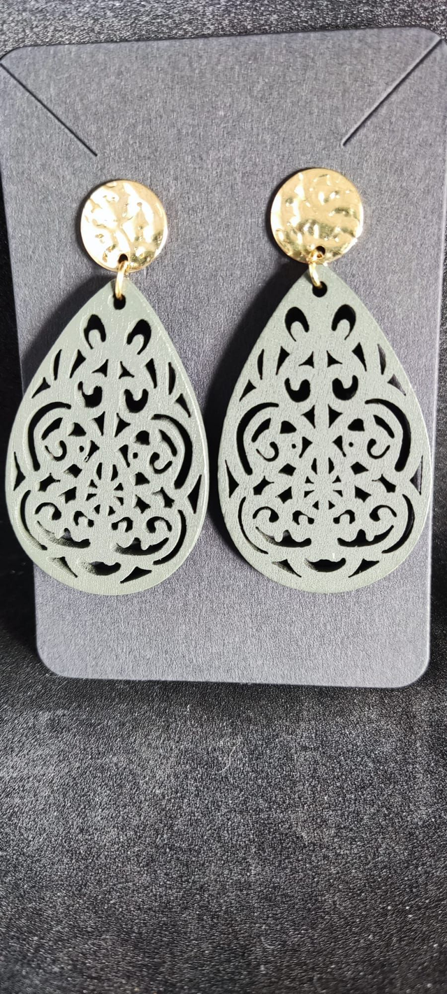 Boucles d’oreilles en bois – Motif ajouré