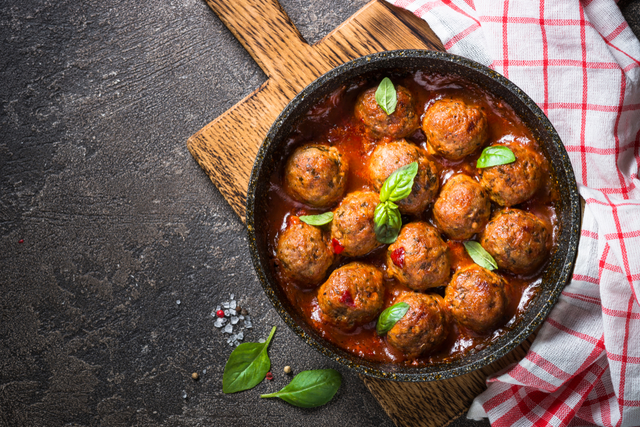 Pork and Garlic Meatballs in Tomato Sauce