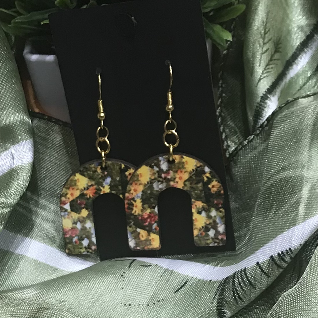 Wood Mix Coloured Dangling Earrings- MSDE13