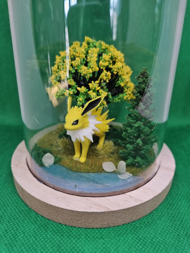Jolteon | Terrarium