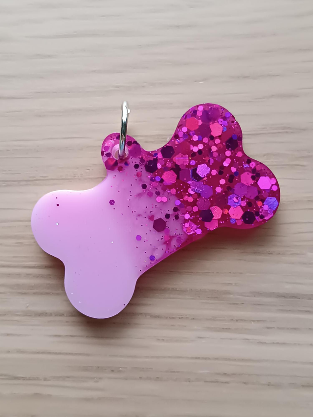 Chapa M - Nombre en Vinilo Blanco