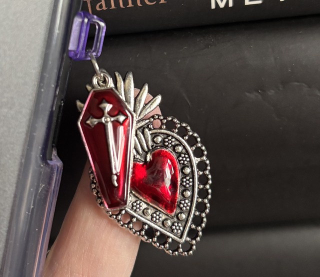 Vampire Heart &amp; Coffin Kindle Charm
