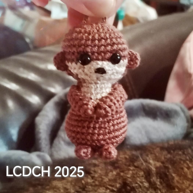 2025 LOUTRE EN PORTE CLÉ 