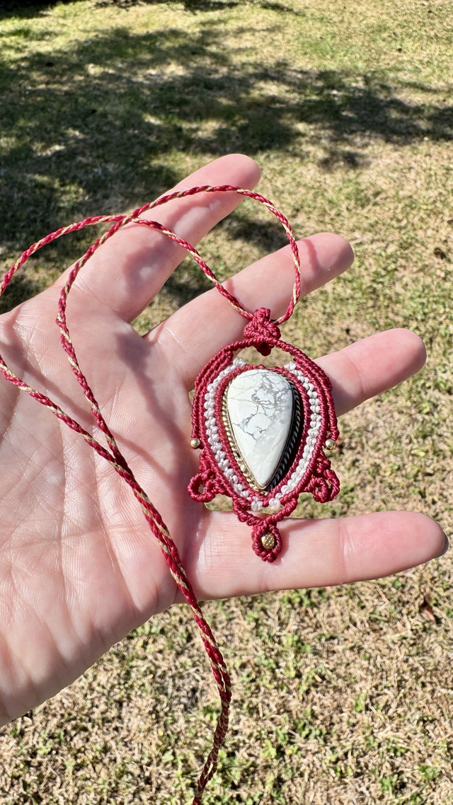 Médaillon et cordon Séléné