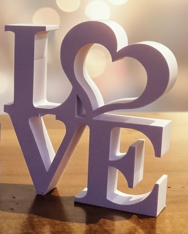 Scritta Love con cuore