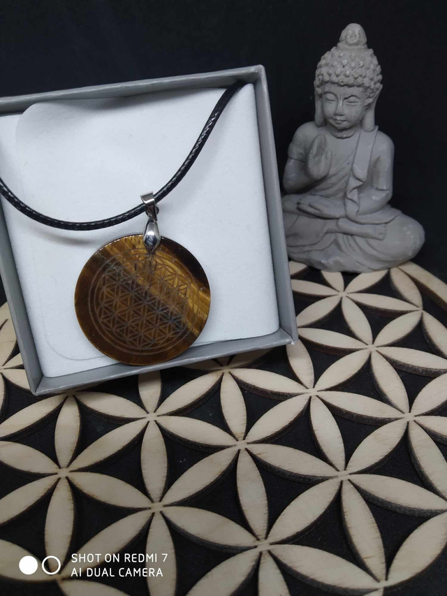 Pendentif rond fleur de vie 