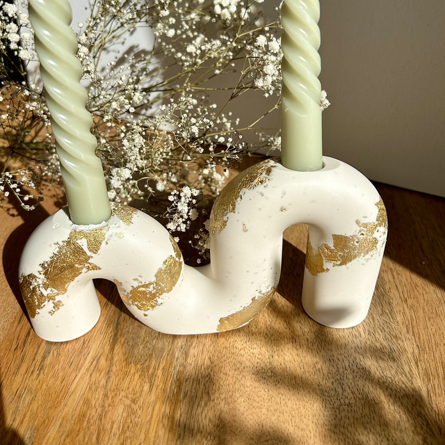 Grand bougeoir vague blanc avec feuille d’or 