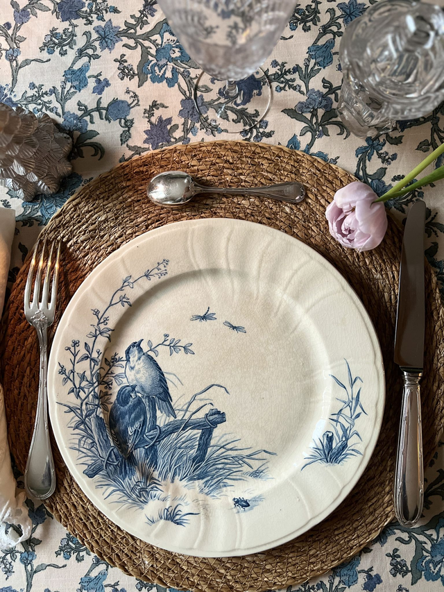 OISEAUX - Suite de 6 assiettes plates aux Oiseaux par la manufacture française de Gien - Terre de Fer