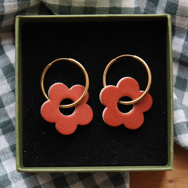 Boucles d’oreilles créoles fleurs  