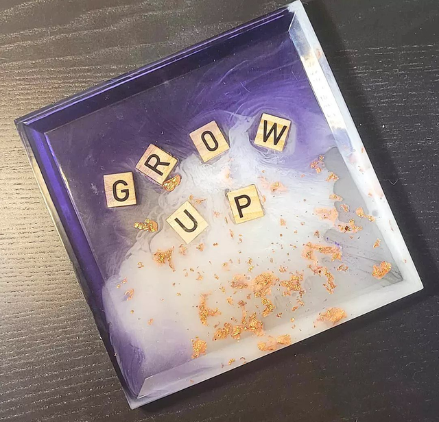 Plateau en résine &quot;Grow up&quot;