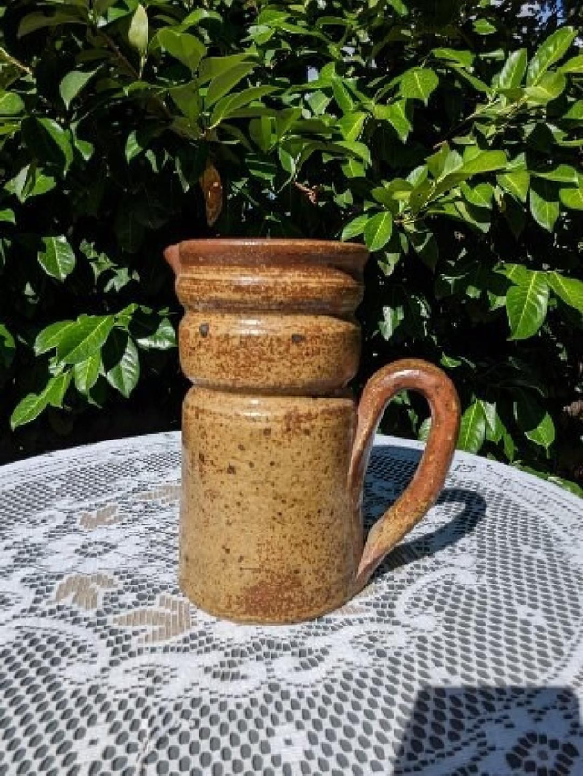 Pichet en grès vernissé