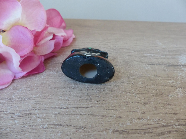 Figurine hibou miniature en plâtre peint à la main noir et bleu vintage, hibou de collection porte bonheur, chouette cadeau ami famille