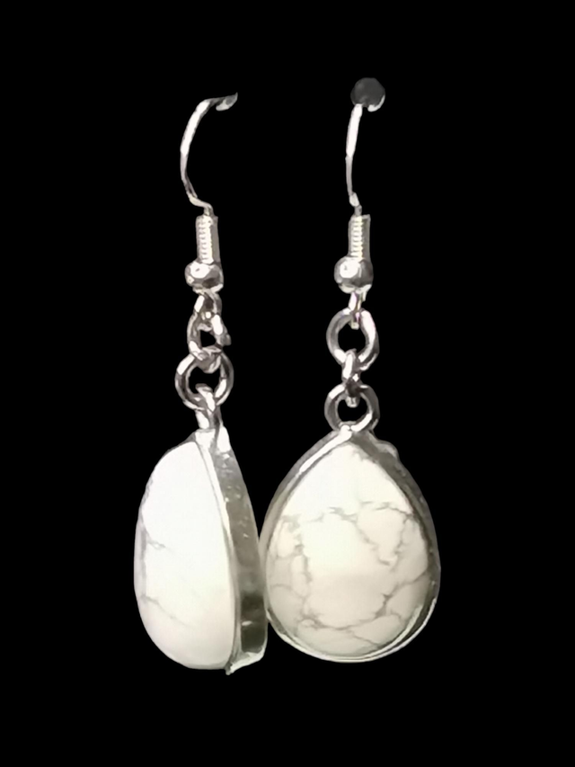 Boucles d&#039;oreilles howlite
