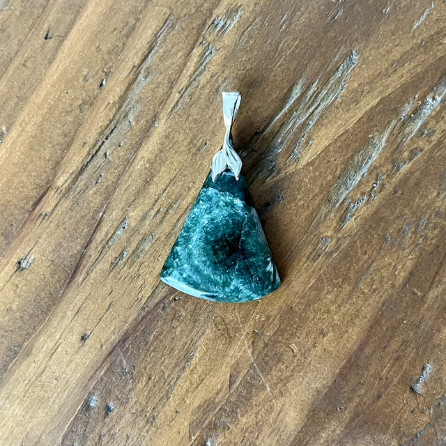 Pendentif en Séraphinite et bélière argent 
