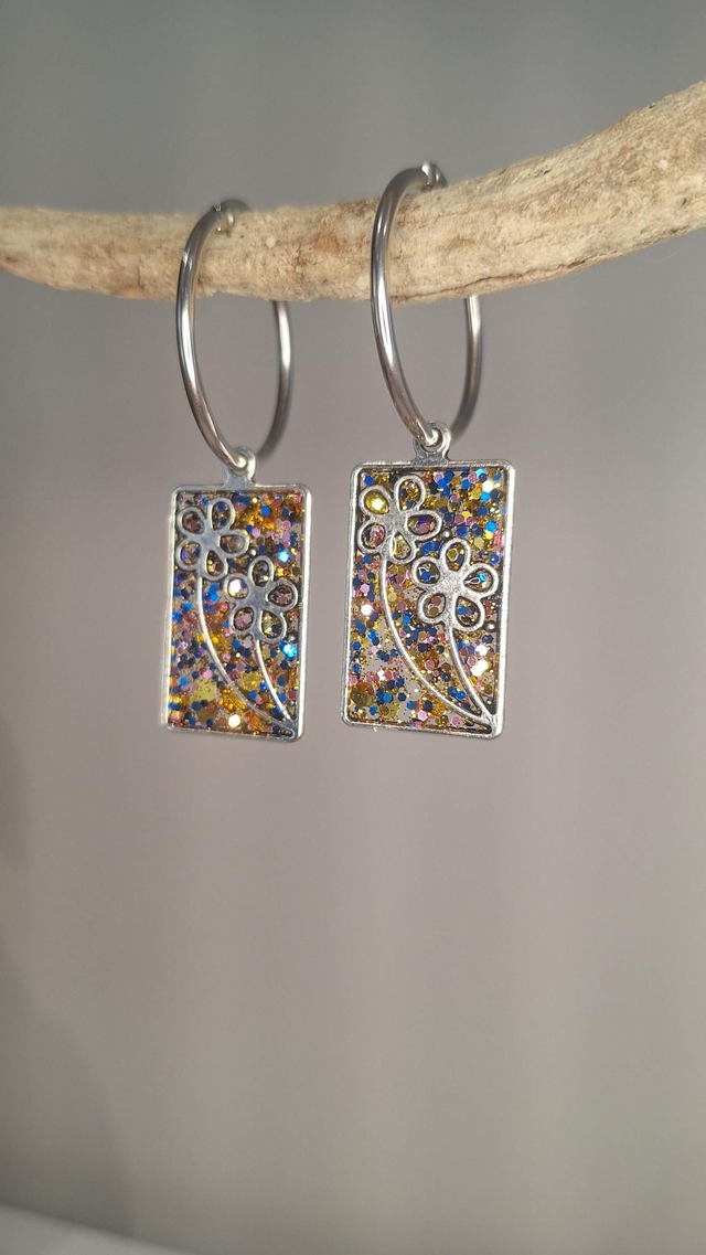 Boucles oreilles bouquets paillettes bleu rose or