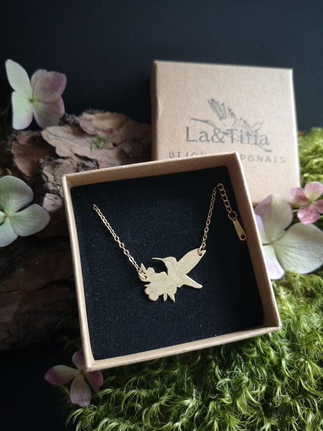 Précommande : Collier - laiton - colibri - fleurs - chaîne - oiseau - pièce unique - La&Titia
