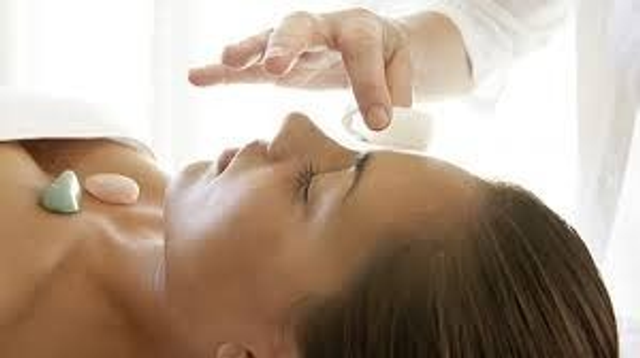 Trattamento relax di cristalloterapia