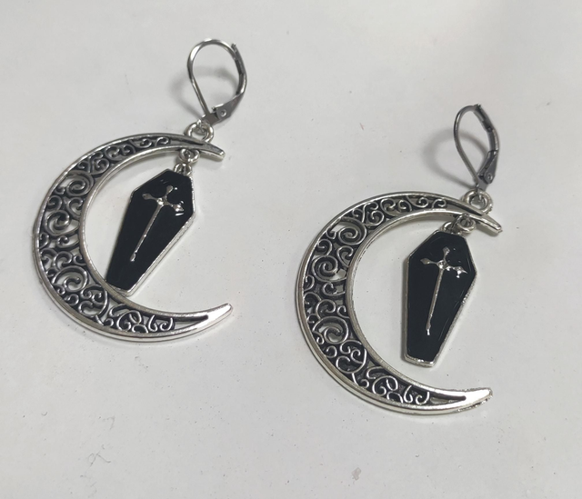 Boucles d'oreilles cercueil et lune 