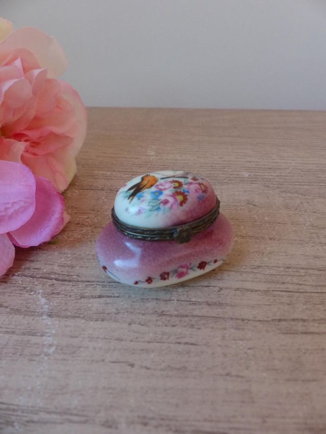 Boite à pilules en porcelaine française rose, mini boite oiseaux et fleurs, pilulier vintage, Collection Porcelaine d&#039;Art, cadeau pour femme