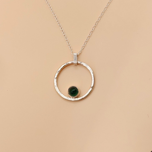 Sterling silver hammered disc and green onyx necklace