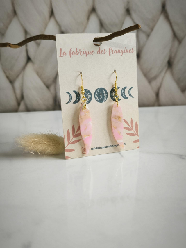 Boucles Éclat de rose forme plume 