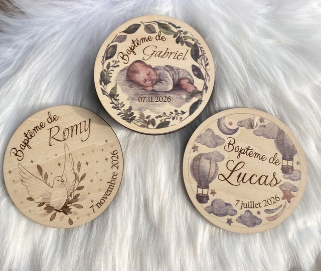 Boîte de Baptême en Bois Personnalisée – Modèle Bébé, Colombe ou Montgolfière
