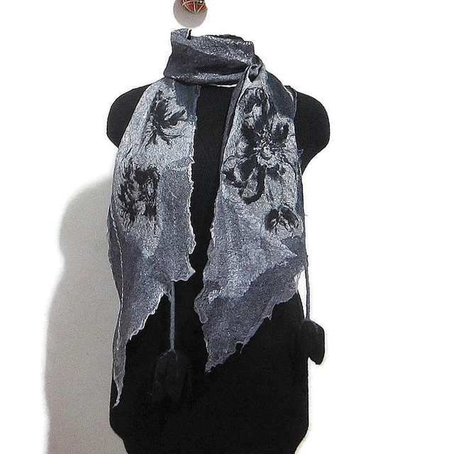 Sciarpa lana merino seta infeltrita fiori tulipani feltro Sciarpa colore grigio nero lunga calda donna fatto a mano regali unici per donne