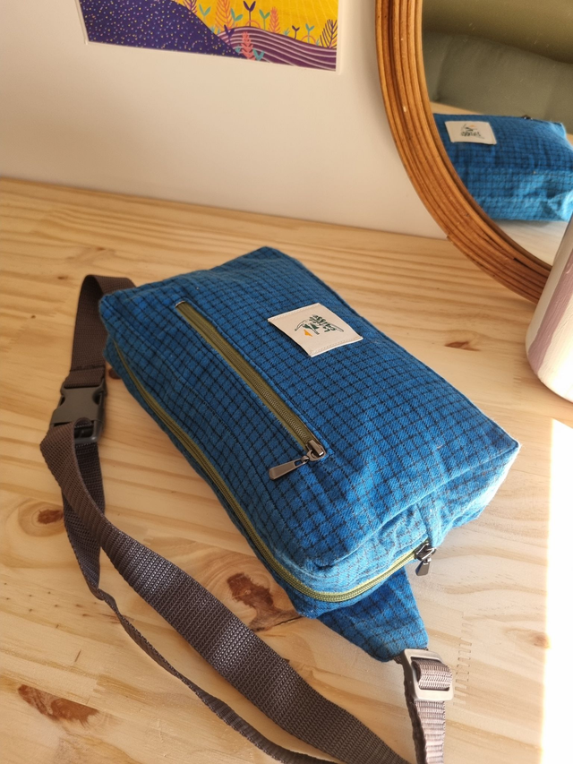 Banane rectangle carreaux bleus