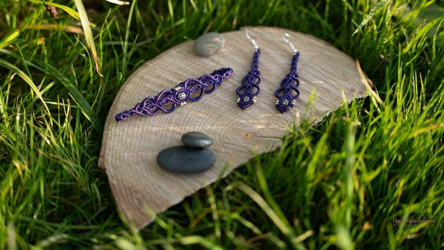 Parure boucles d&#039;oreilles + bracelet en micro-macramé 