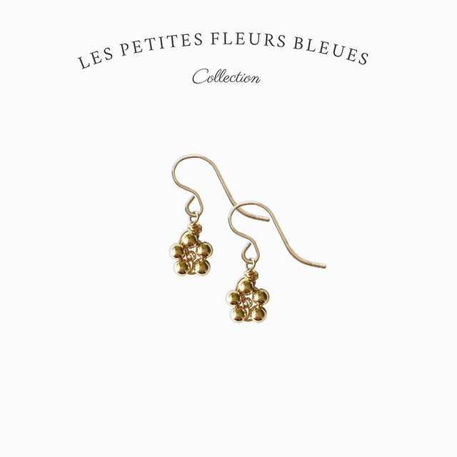 Boucles d’oreilles en gold filled – Les petites fleurs bleues 