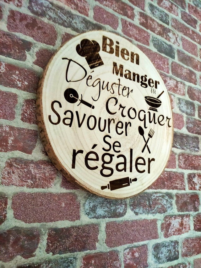 Décoration murale en tranche de bois