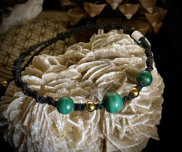 Bracelet macramé et perles de Malachite