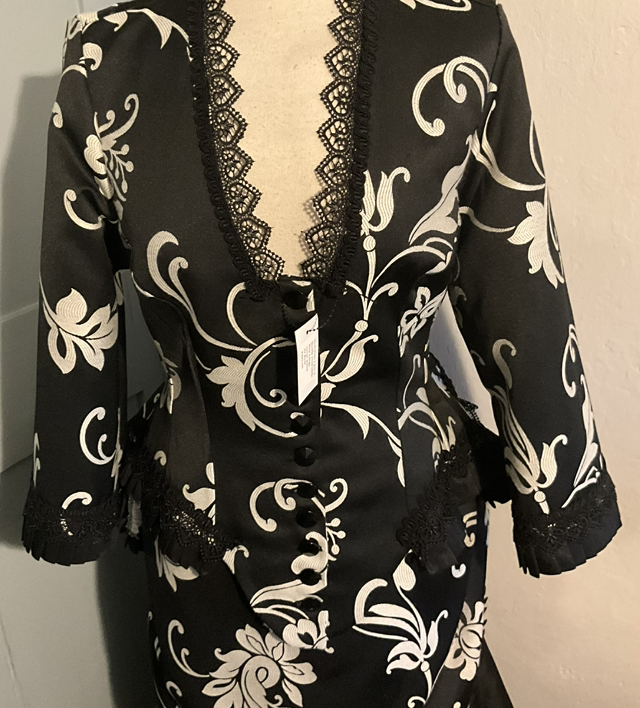 Trained skirt & jacket 006