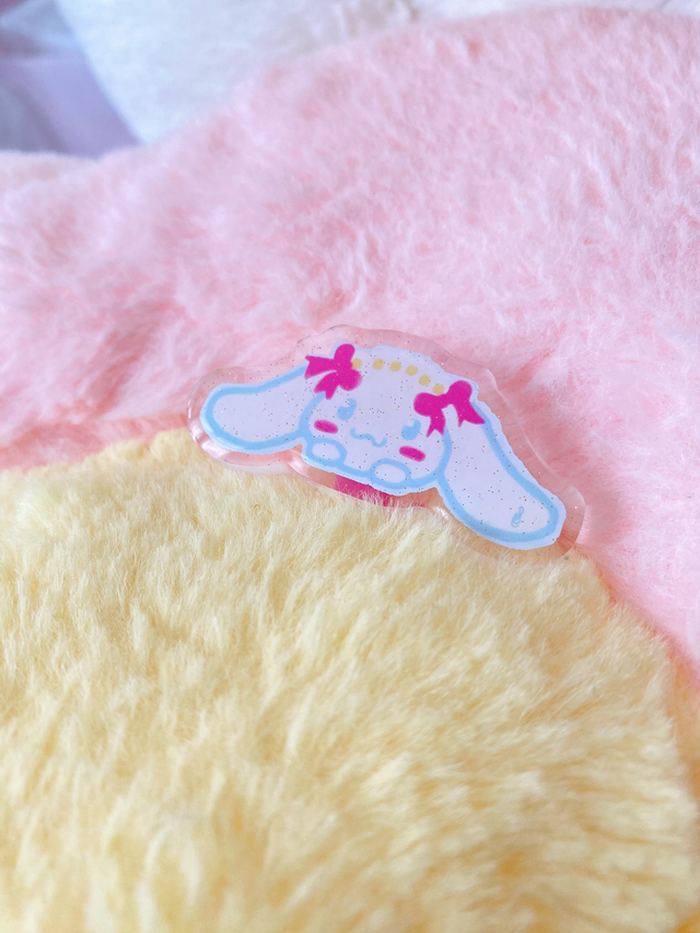 Cinnamoroll Pins
