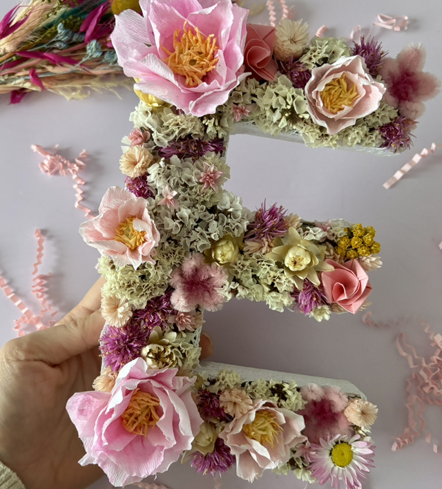 Lettre en carton fleurie Rose - Grand format