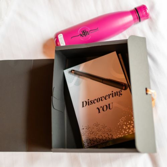 Set of Planner and Planner Guide and Bottle