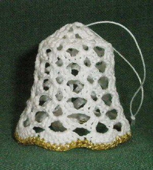 Glocke gehäkelt weiß/gold