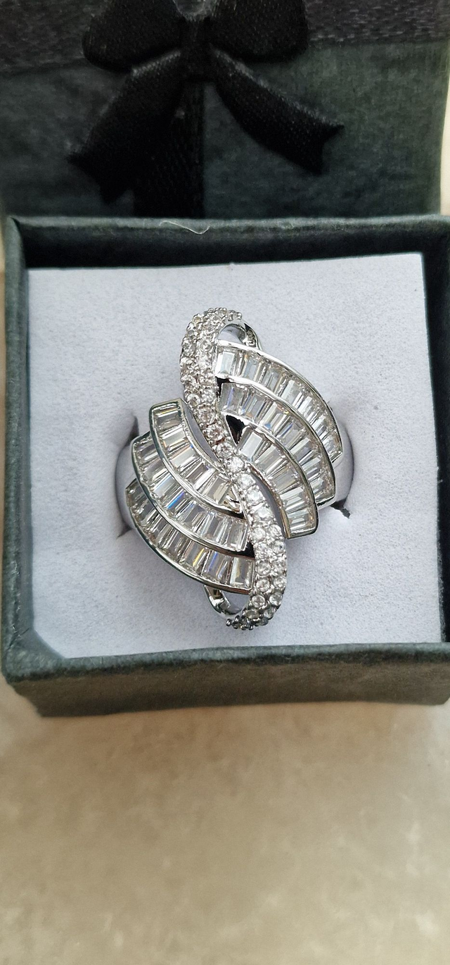 Bague Argentée Rhodium Plaqué Zirconiums