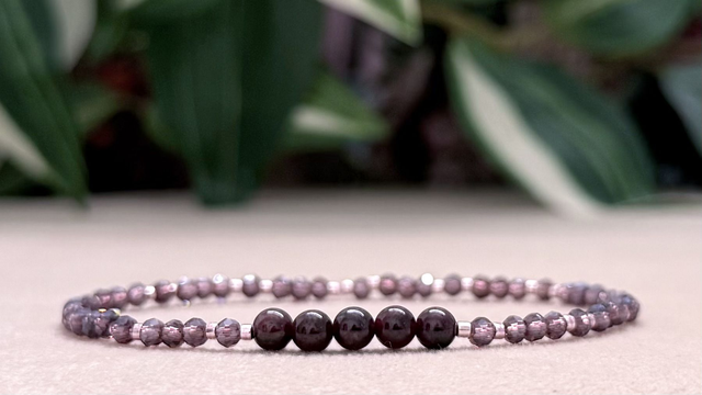 Bracelet | Grenat - Éléments Facettés 1