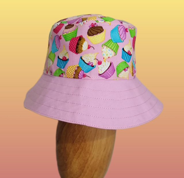 Hat - approx 5-8 yrs.   Cupcakes