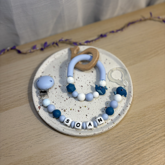 🐳 Duo Anneau de Dentition &amp; Attache-Tétine Personnalisée – Modèle Baleine