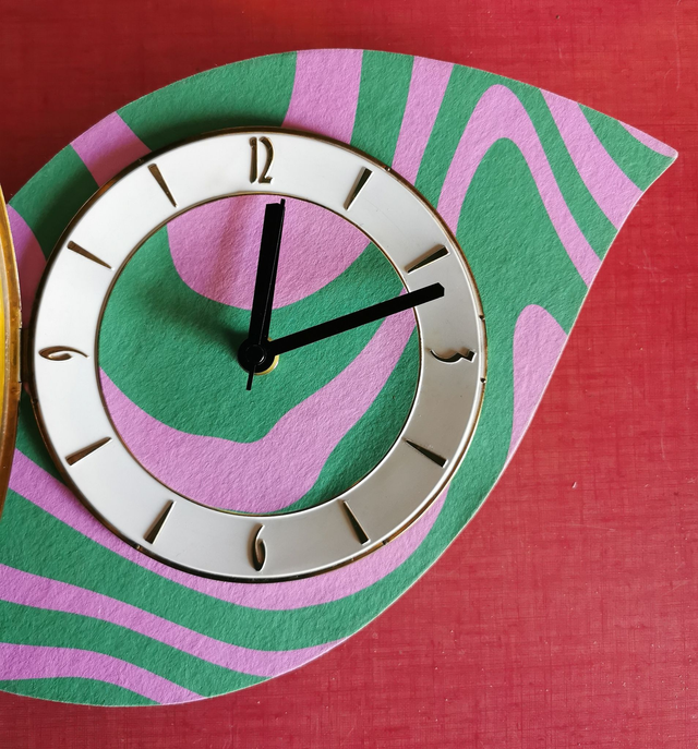 Horloge vintage pendule murale silencieuse asymétrique "Rose vert"
