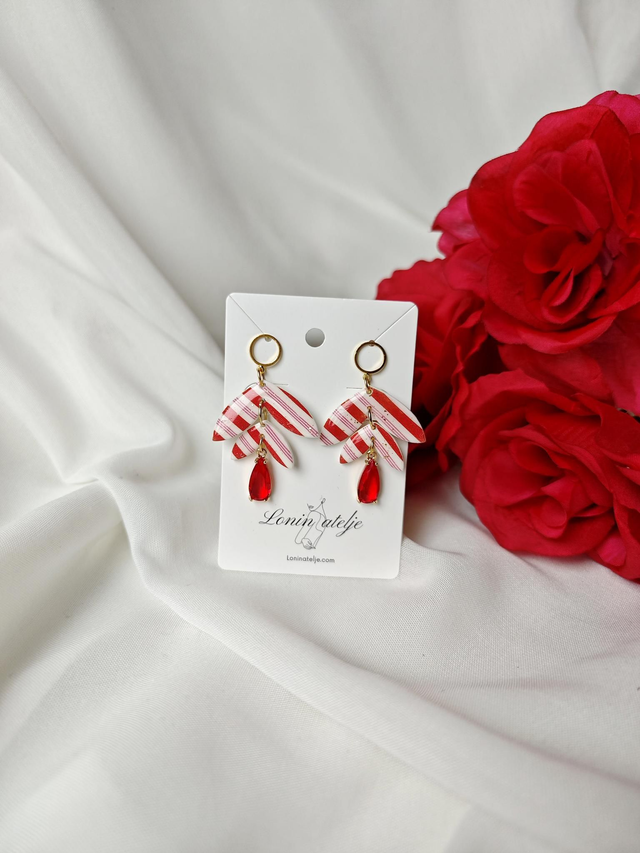 Valentinova kolekcija Red Love - Veliko viseči uhani z rdečo kapljico