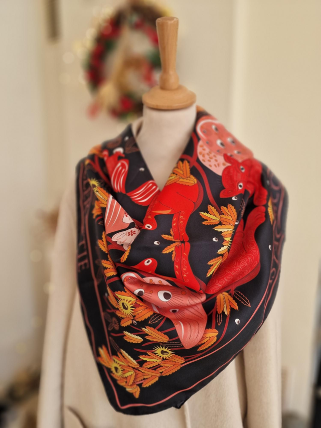 CARRÉ SAN CHIRGU BLEU NUIT 90 