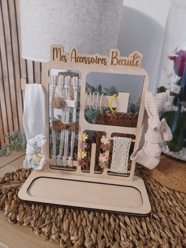 Écrin Bohème en bois gravé – Rangement accessoires de beauté 🌿✨