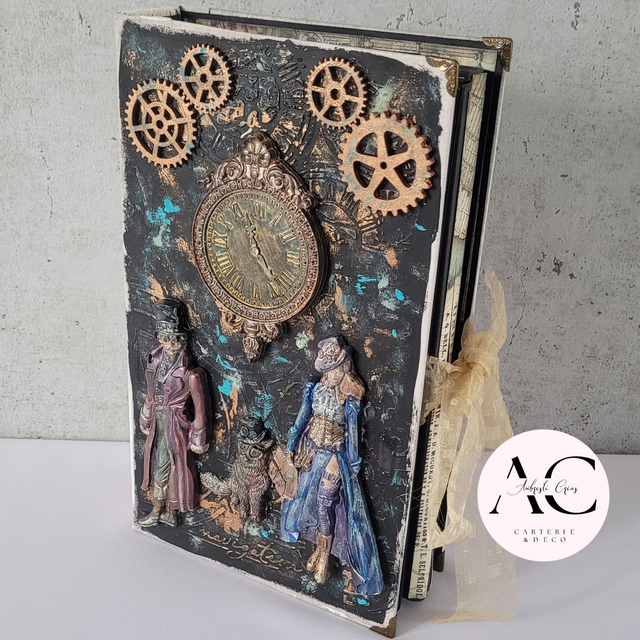 Album Fait-Main "Steampunk" – Création Unique pour 70 Souvenirs