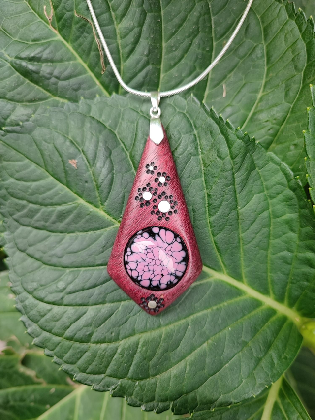 Pendentif en Bois d'Amarante, Verre filé et Argent