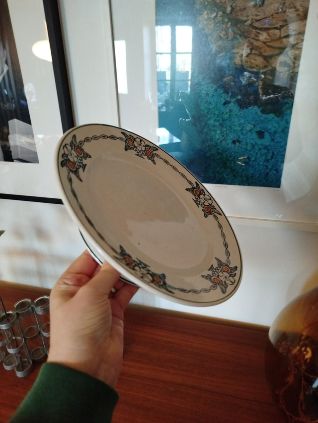 Assiette montée terre de fer St Amand 