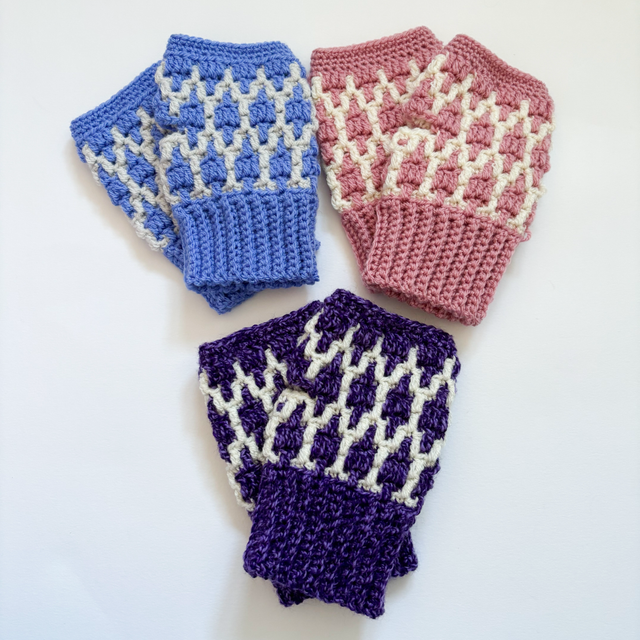 Mosaic crochet fingerless gloves