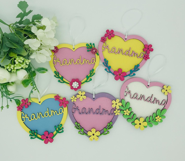 Grandma Hanging Hearts 10cm